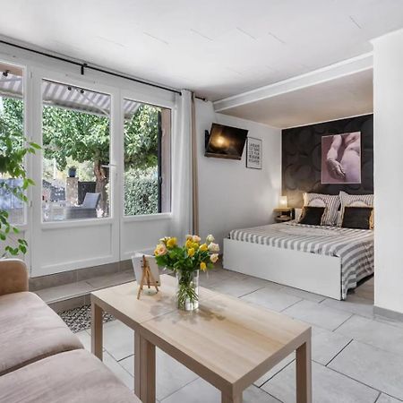 Studio Villa Nui Cuers Eksteriør bilde