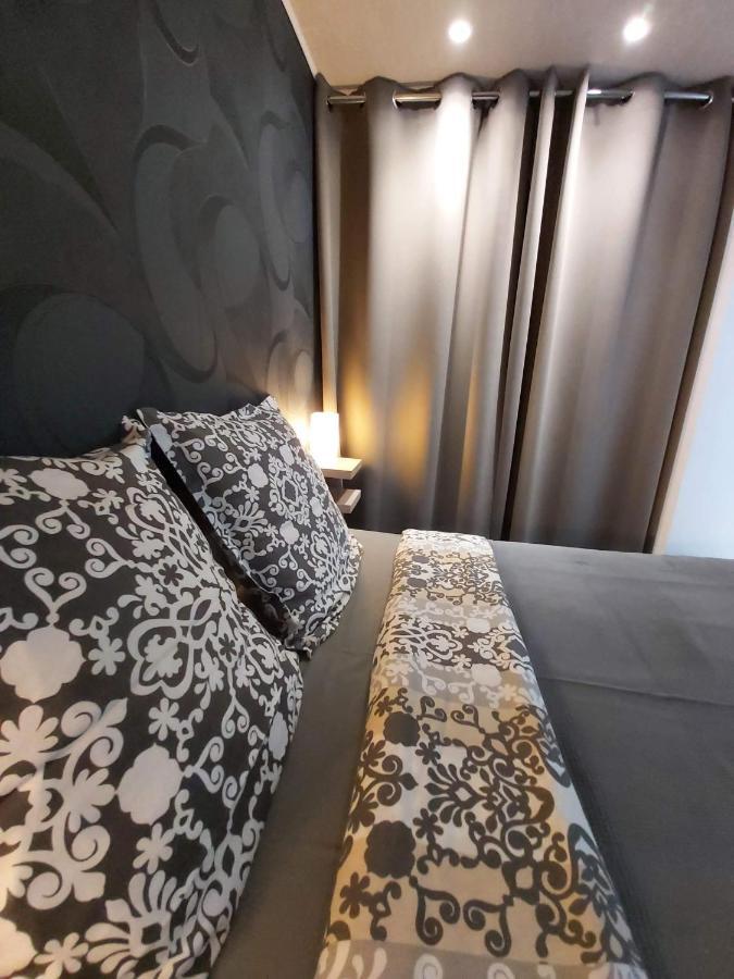 Studio Villa Nui Cuers Eksteriør bilde